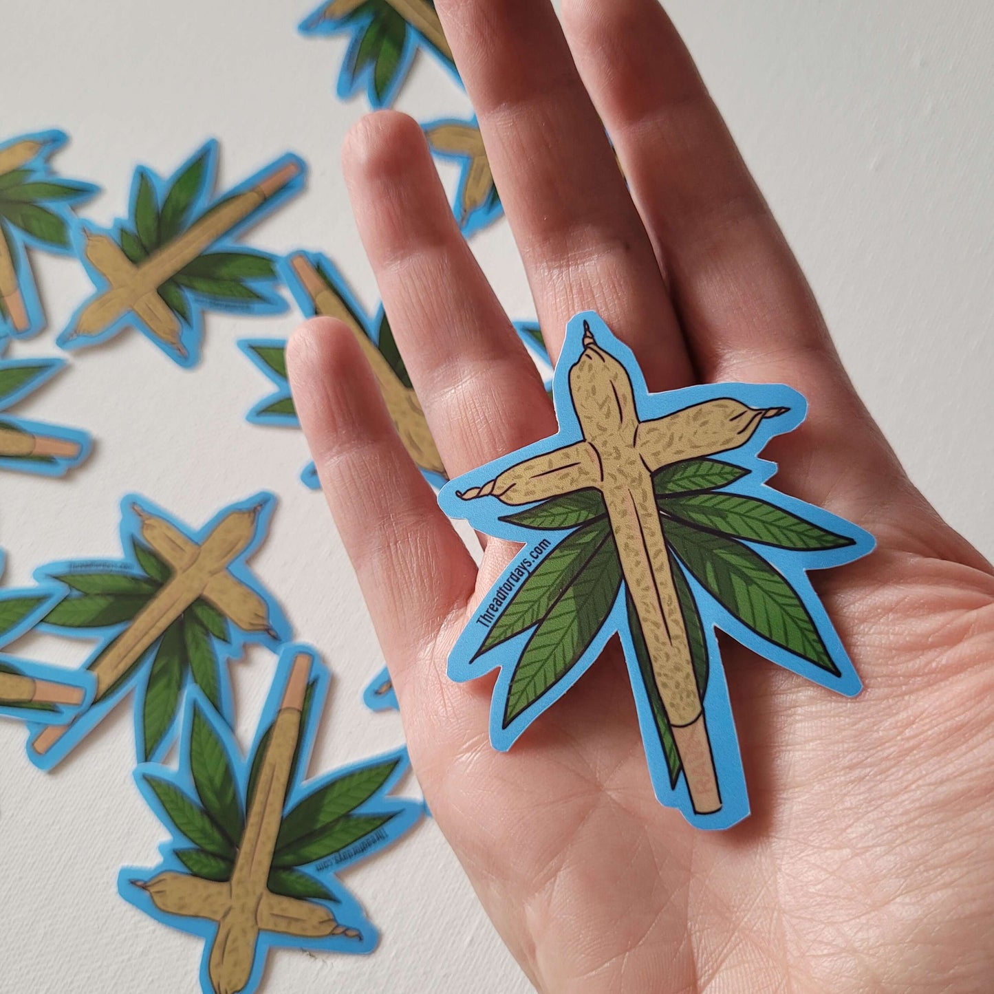 cros joint sticker in palm for sizing