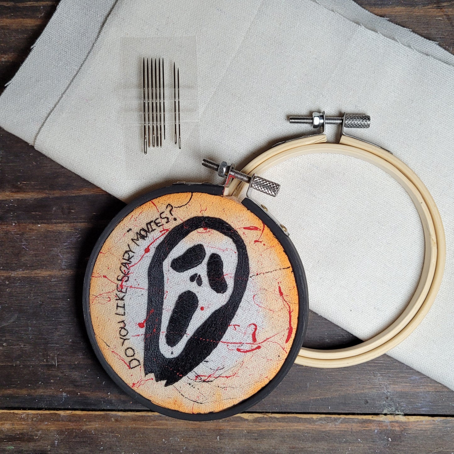 scream mask with "do you like scary movies?"